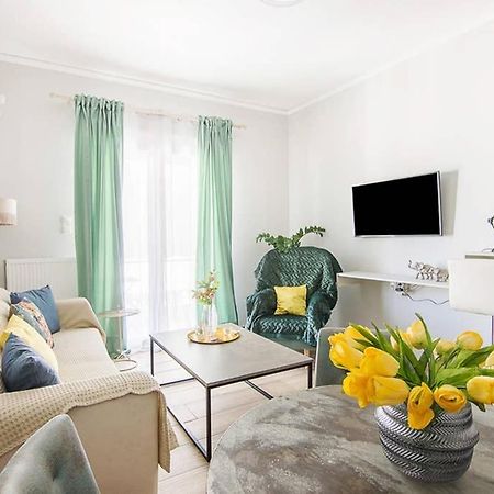 Bright Apartment For 6 Ppl In Athén Kültér fotó