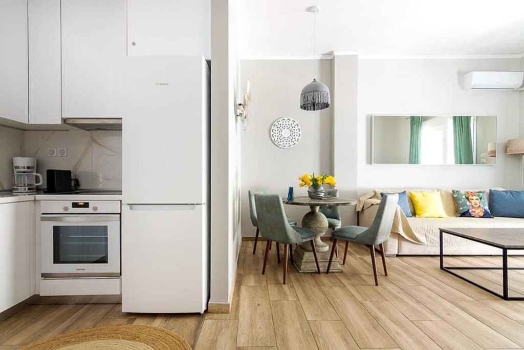 Bright Apartment For 6 Ppl In Athén Kültér fotó