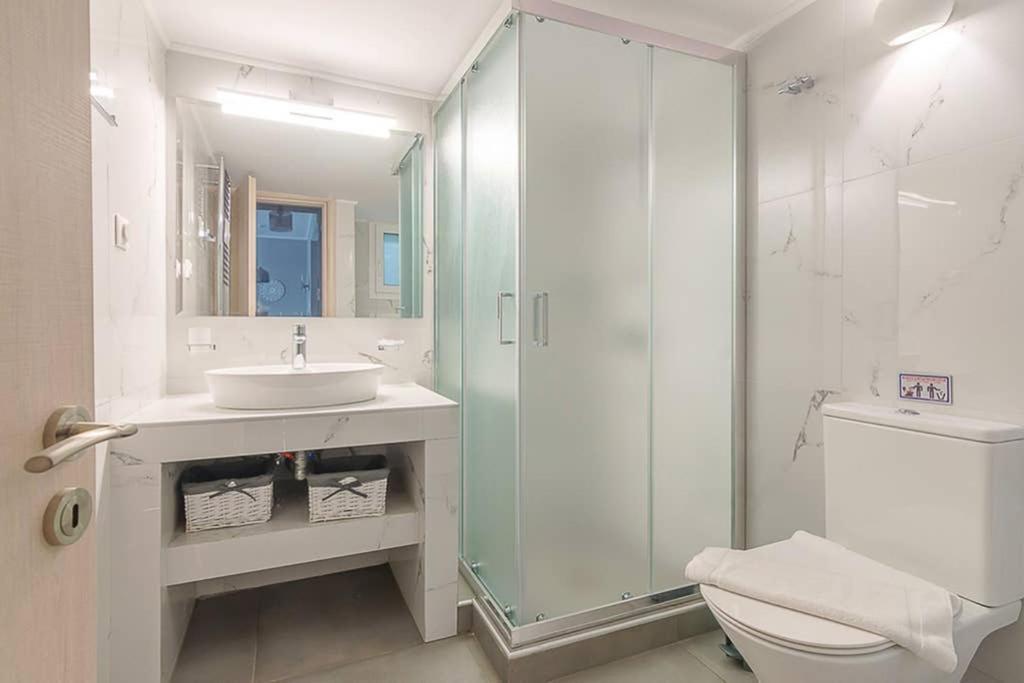Bright Apartment For 6 Ppl In Athén Kültér fotó