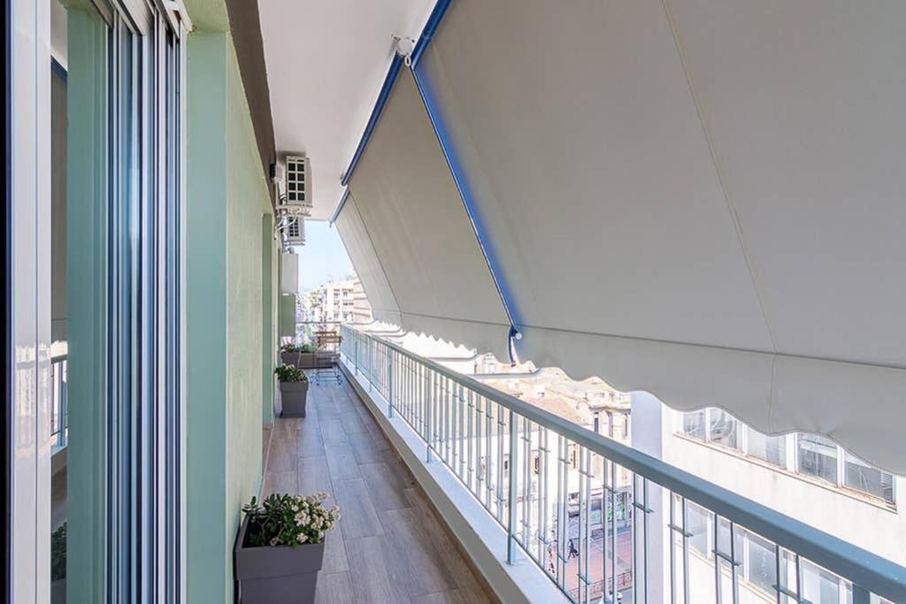 Bright Apartment For 6 Ppl In Athén Kültér fotó
