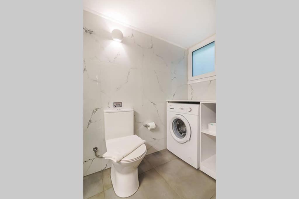 Bright Apartment For 6 Ppl In Athén Kültér fotó