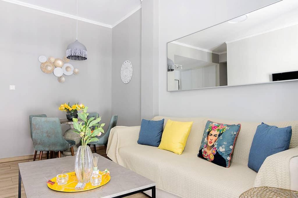 Bright Apartment For 6 Ppl In Athén Kültér fotó