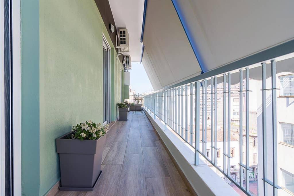 Bright Apartment For 6 Ppl In Athén Kültér fotó