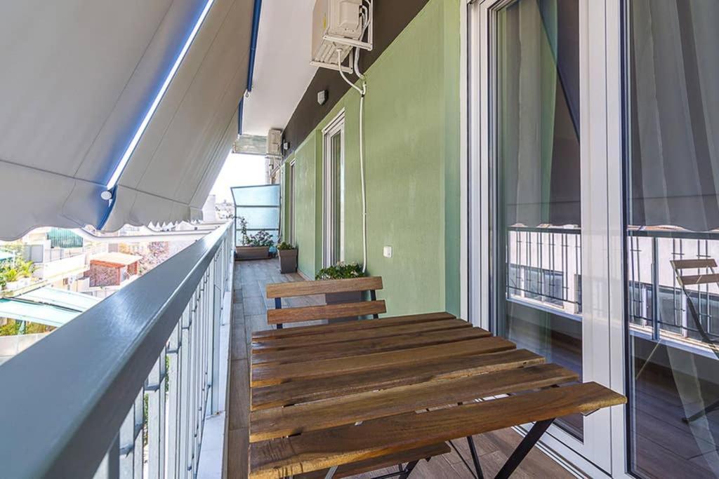 Bright Apartment For 6 Ppl In Athén Kültér fotó