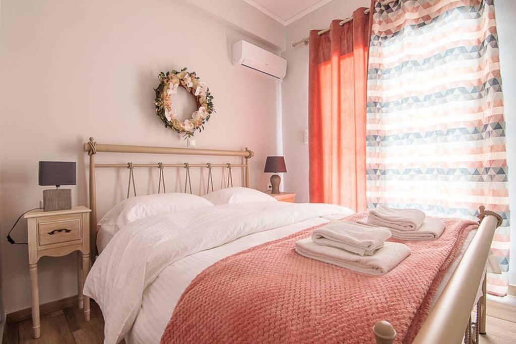 Bright Apartment For 6 Ppl In Athén Kültér fotó
